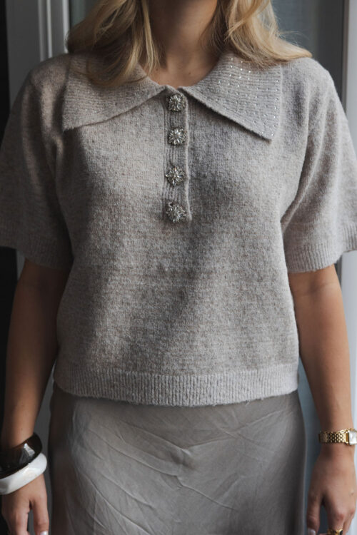 Loesjes polo top met glitterknopen beige
