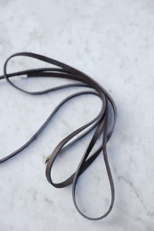 Loesjes leren knoopriempje donkerbruin