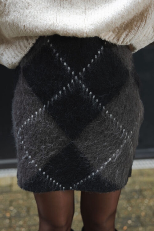 Loesjes gebreid ruit rokje