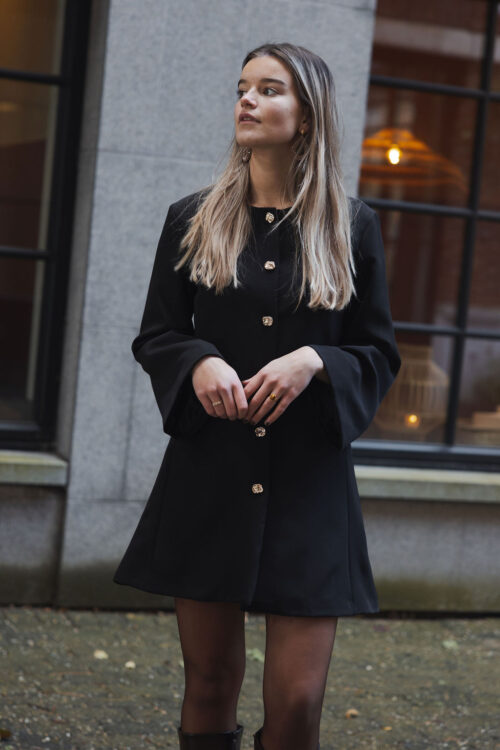 Loesjes blazer jurkje met gouden knopen zwart
