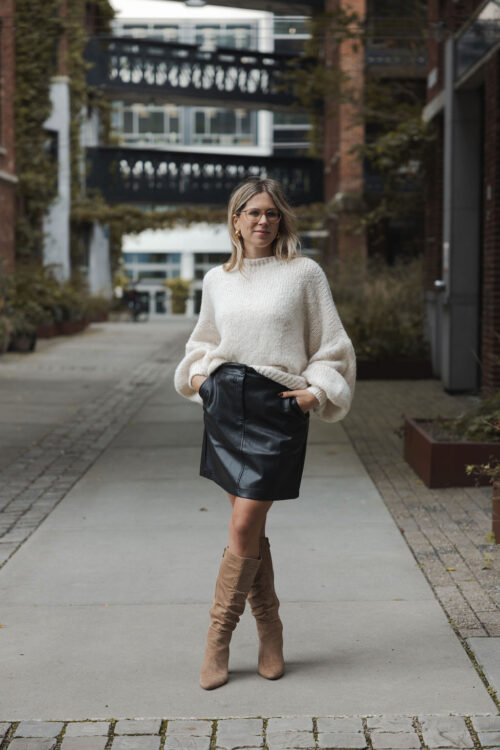 Loesjes azzurro leren rokje zwart