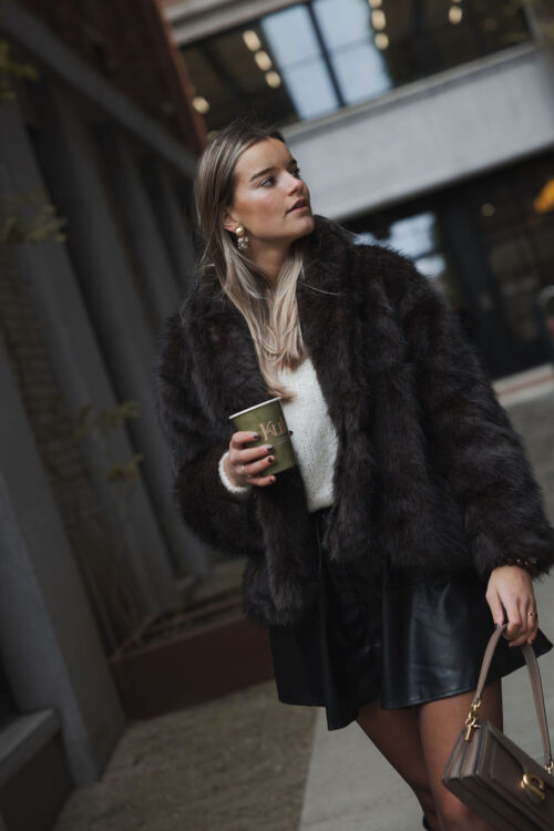 Loesjes limited edition furry jacket donkerbruin