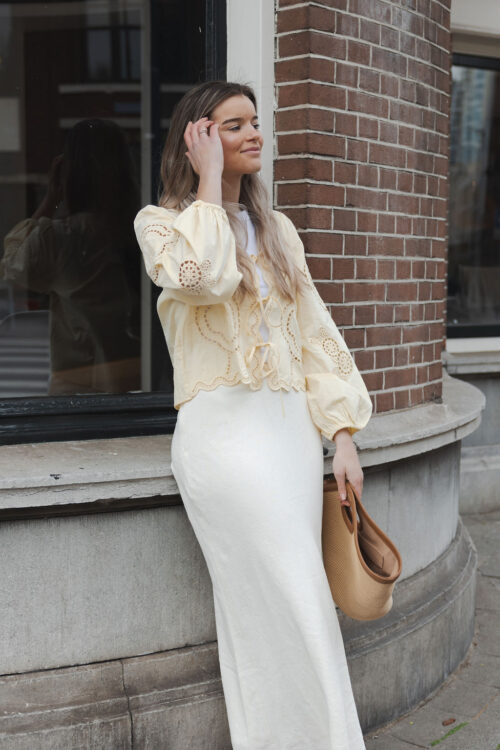 Loesjes broderie blousje met strikjes geel
