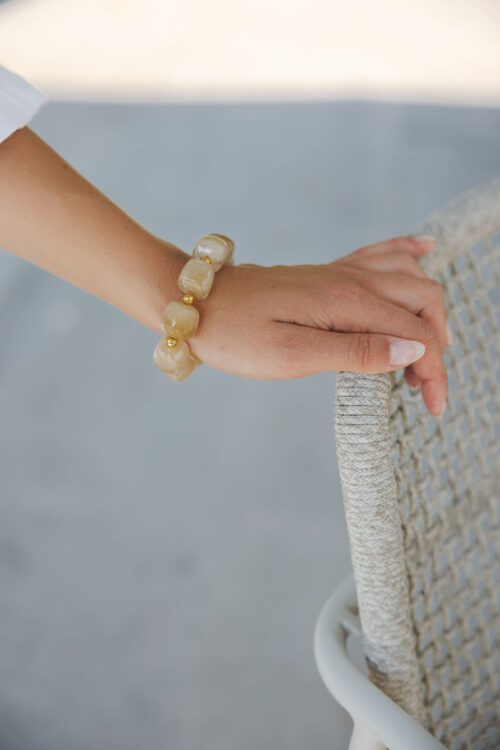 Loesjes kralen armband beige