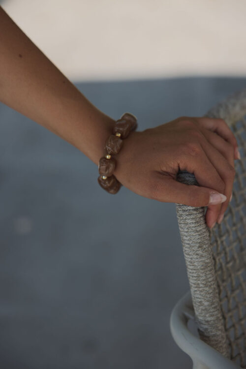 Loesjes kralen armband taupe