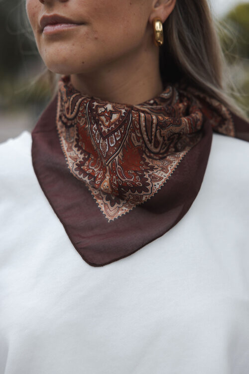 Loesjes paisley sjaaltje donkerbruin