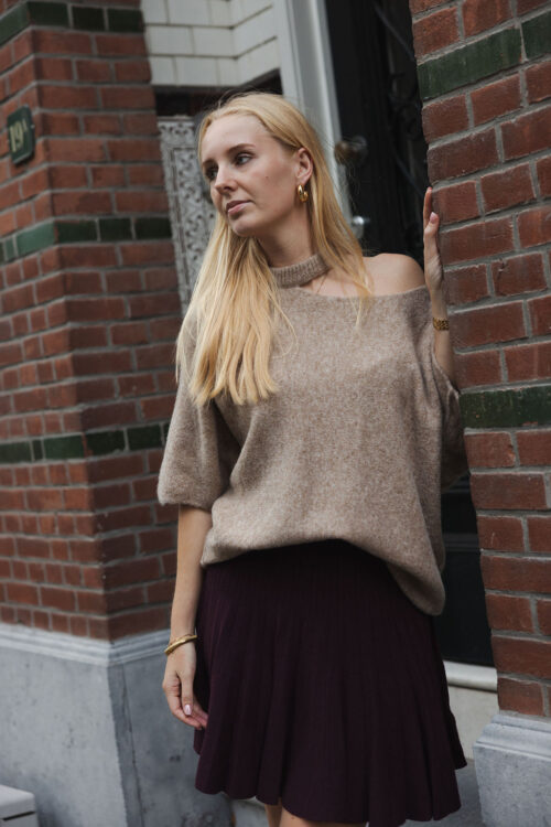 Loesjes cut-out knit beige