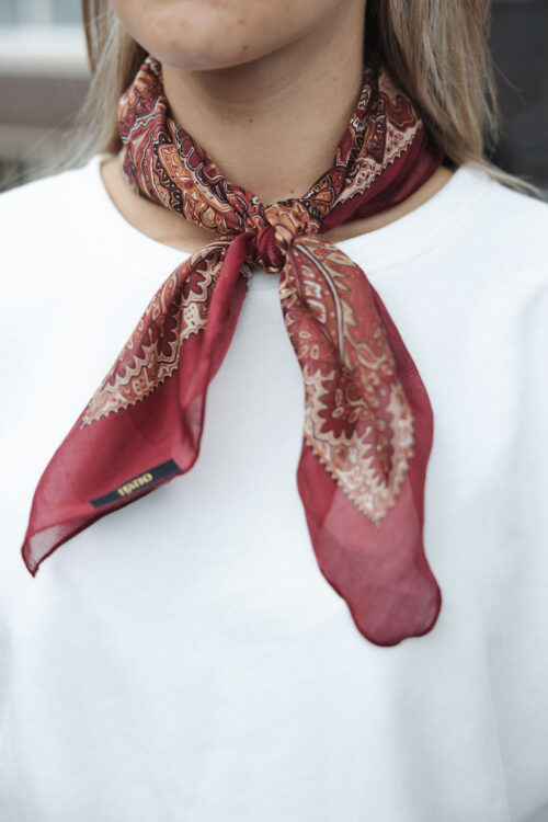 Loesjes sjaaltje astrid paisley burgundy