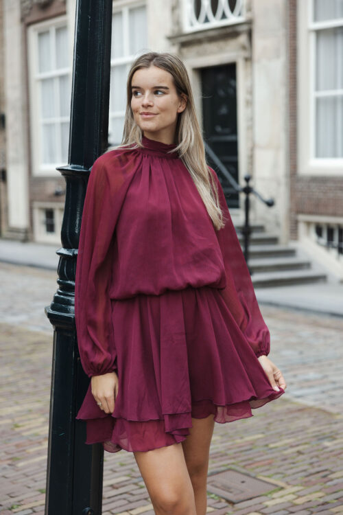 Loesjes plissé jurkje bordeaux