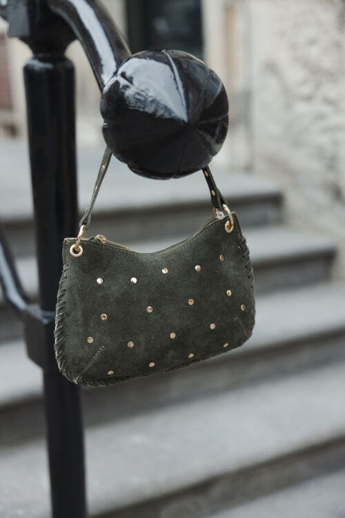 Loesjes casey suède tasje met studs groen