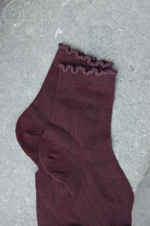 Loesjes ruffle sokken burgundy