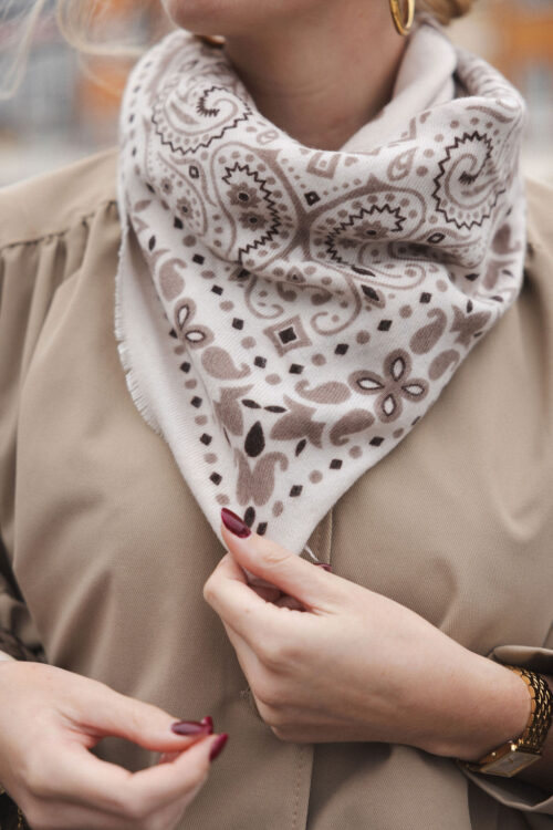 Loesjes paisley sjaal off white