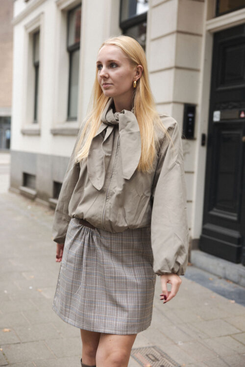 Loesjes trenchcoat jasje met sjaaltje khaki