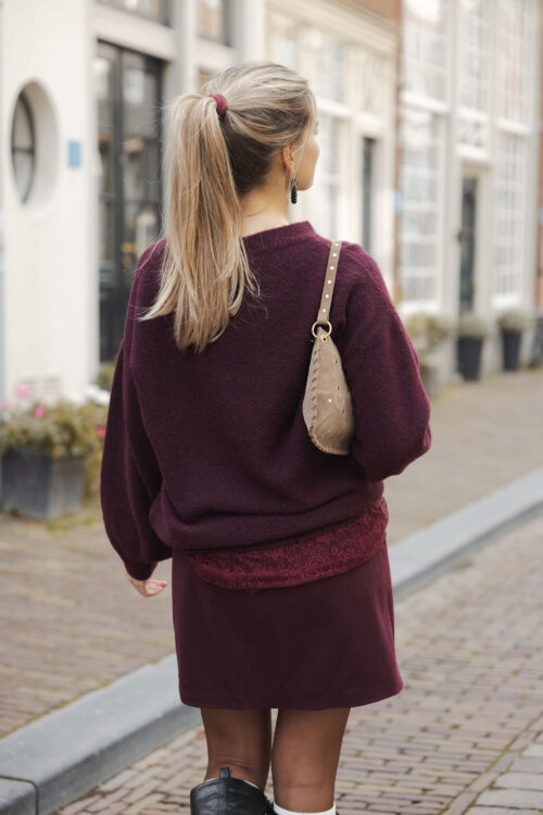 Loesjes gebreide trui met kant burgundy