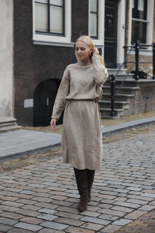Loesjes maxi trui jurk beige