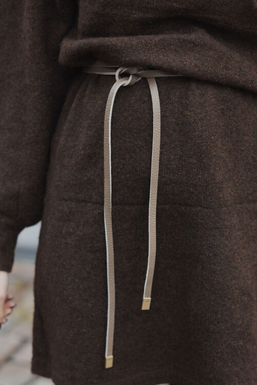 Loesjes leren knoopriempje taupe