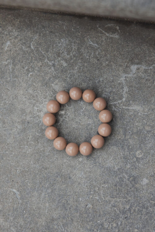 Loesjes kralen armbandje beige