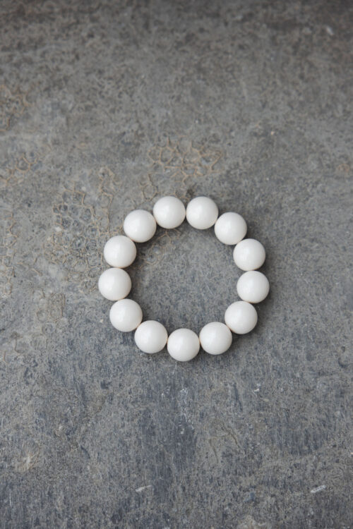 Loesjes kralen armbandje off white