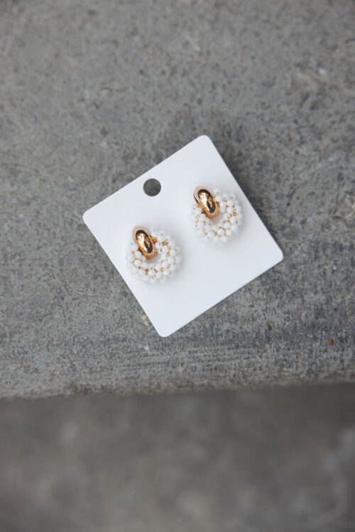 Loesjes oorbellen small off white